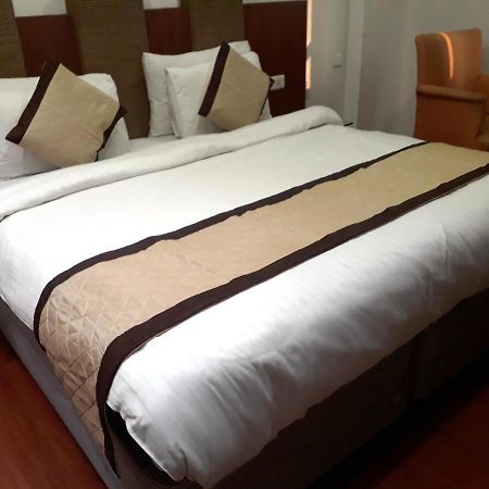 Airport Hotel Golden Bliss Near Delhi Airport نيودلهي المظهر الخارجي الصورة