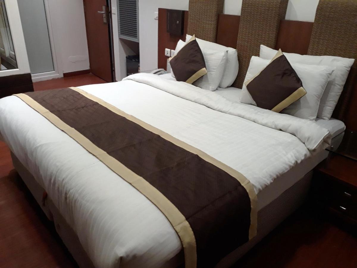 Airport Hotel Golden Bliss Near Delhi Airport نيودلهي المظهر الخارجي الصورة