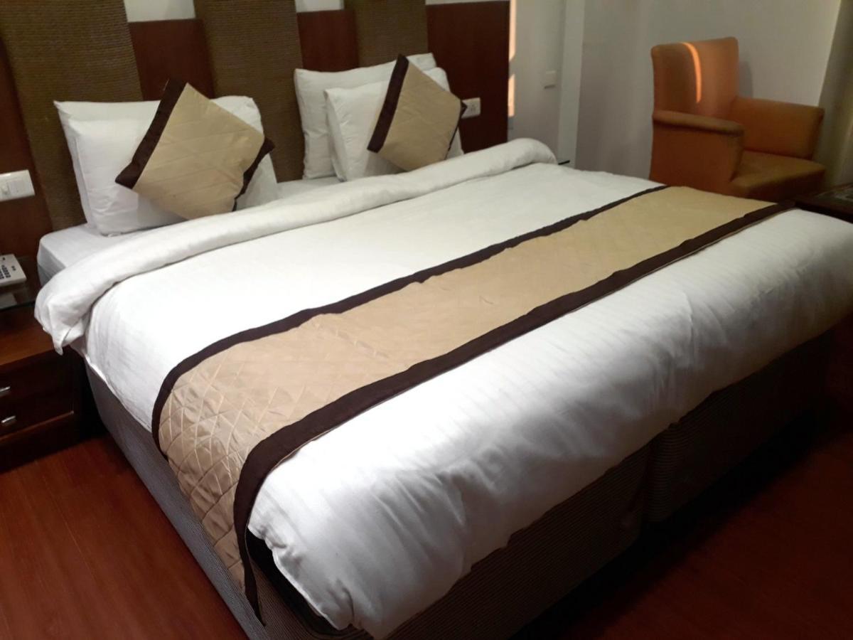 Airport Hotel Golden Bliss Near Delhi Airport نيودلهي المظهر الخارجي الصورة