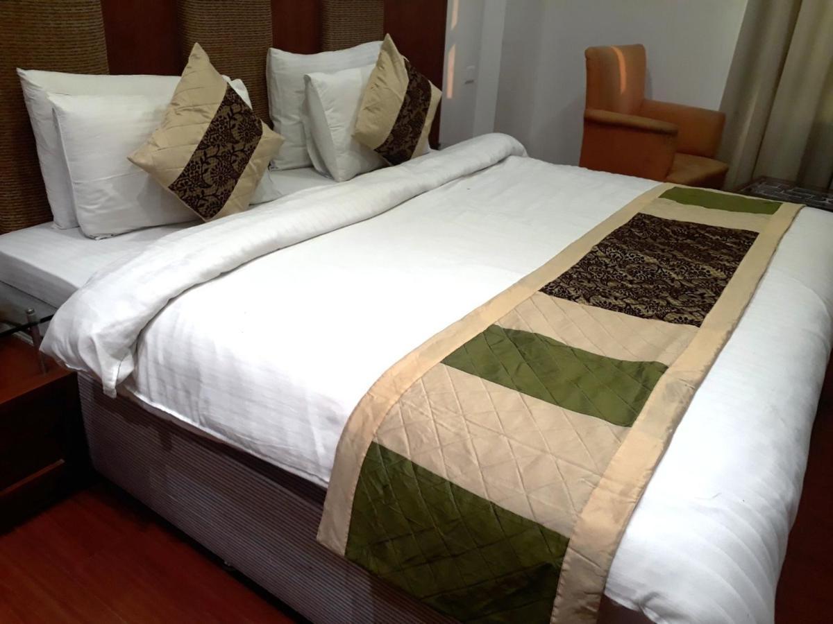 Airport Hotel Golden Bliss Near Delhi Airport نيودلهي المظهر الخارجي الصورة