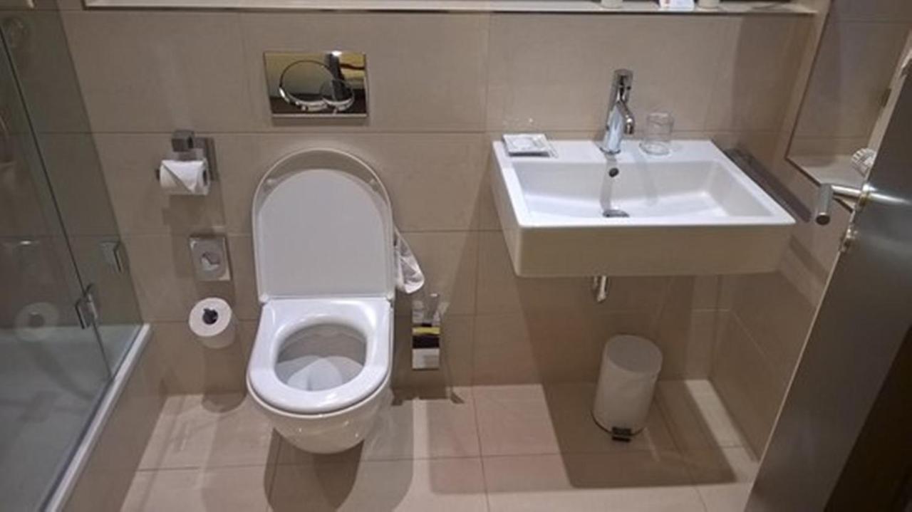 Airport Hotel Golden Bliss Near Delhi Airport نيودلهي المظهر الخارجي الصورة