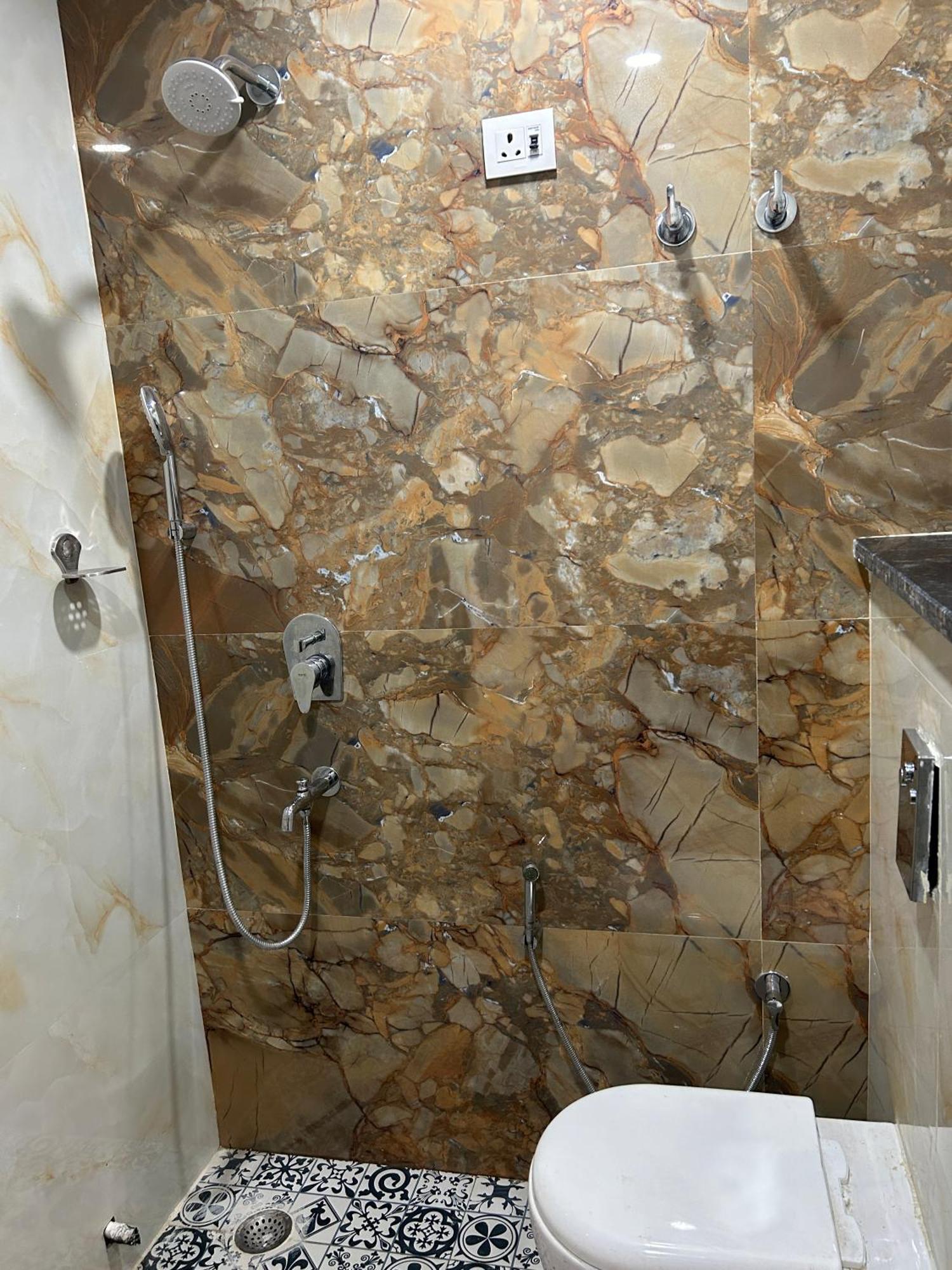 Airport Hotel Golden Bliss Near Delhi Airport نيودلهي المظهر الخارجي الصورة