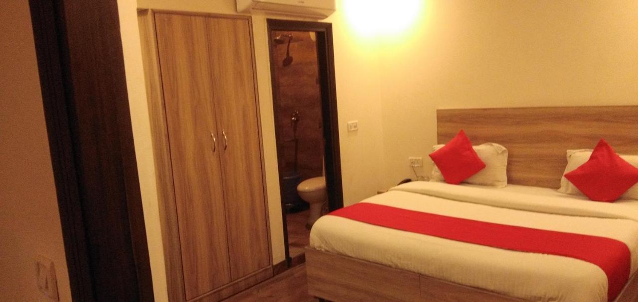 Airport Hotel Golden Bliss Near Delhi Airport نيودلهي المظهر الخارجي الصورة