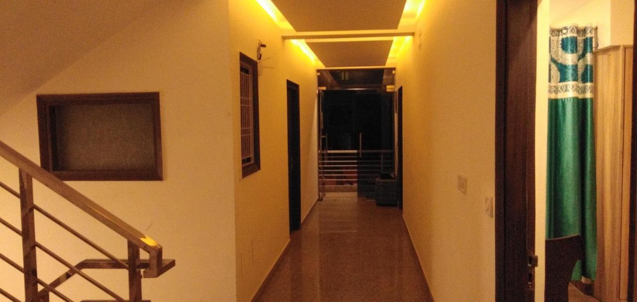 Airport Hotel Golden Bliss Near Delhi Airport نيودلهي المظهر الخارجي الصورة